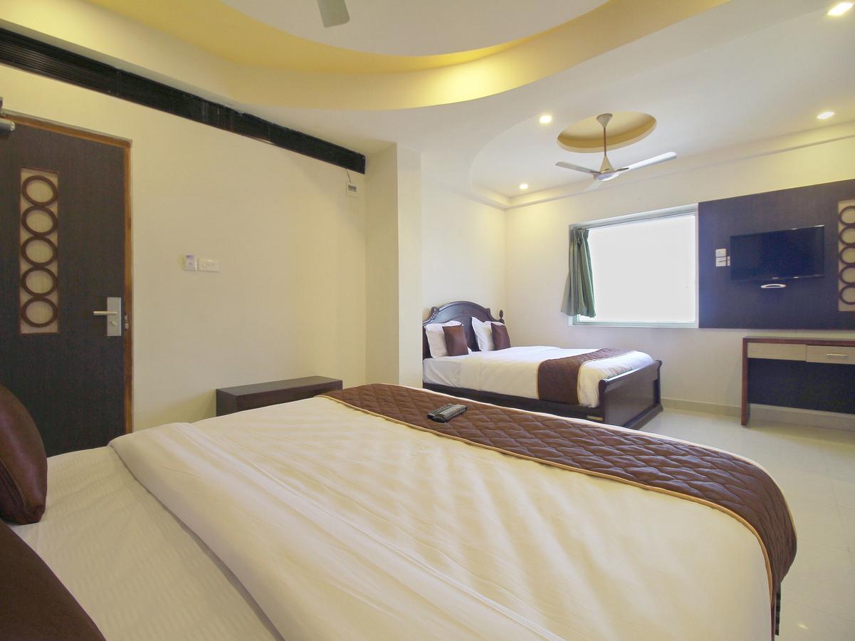 Oyo 11489 Pkn Classic Regency Madurai Exterior foto