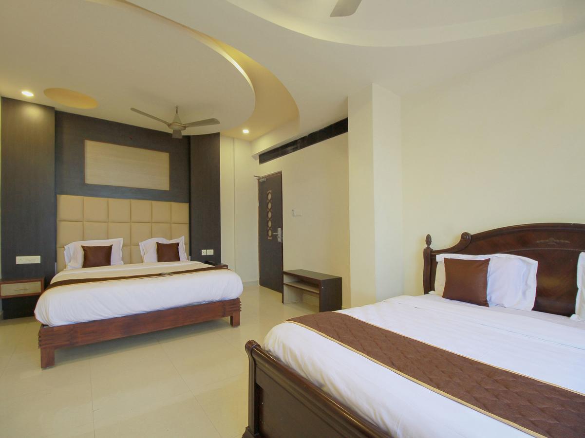Oyo 11489 Pkn Classic Regency Madurai Exterior foto